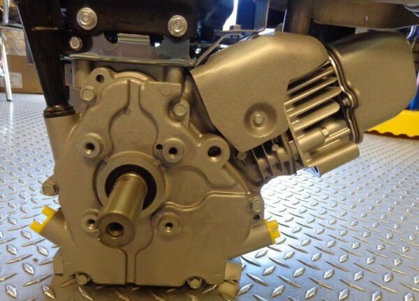 Briggs Engine Horizontal 250cc 11.5 Gross Torque 15T212-0160 - Image 5